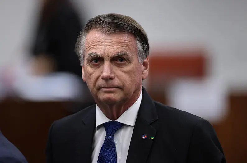 Ala do Supremo vê a Lei da Dosimetria como alternativa à revisão criminal de Jair Bolsonaro - Radio Caiçara
